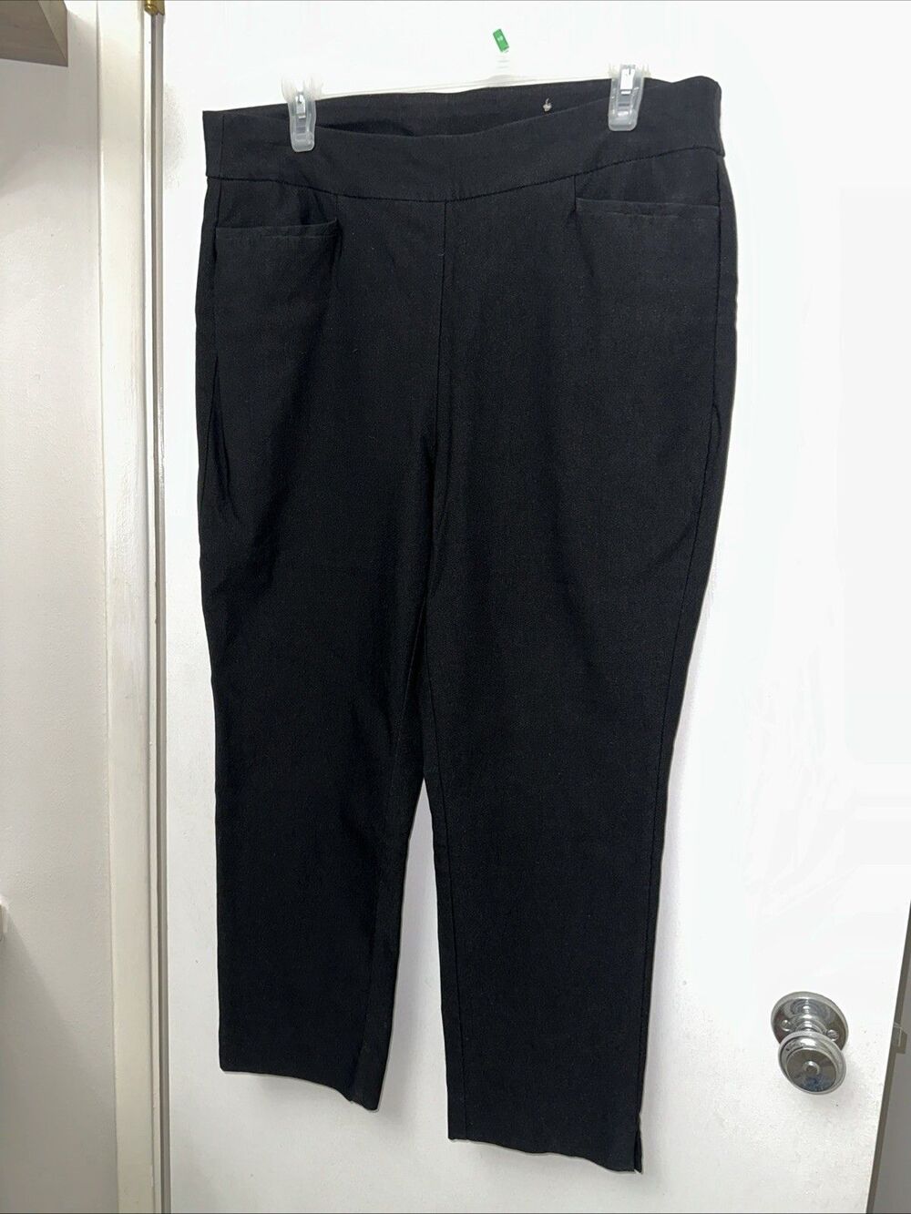 Chicos Pull On Pants Womens  Size 12 Black Stretch High Rise Lightweight